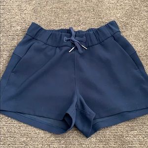 Lululemon On the fly shorts navy size 2